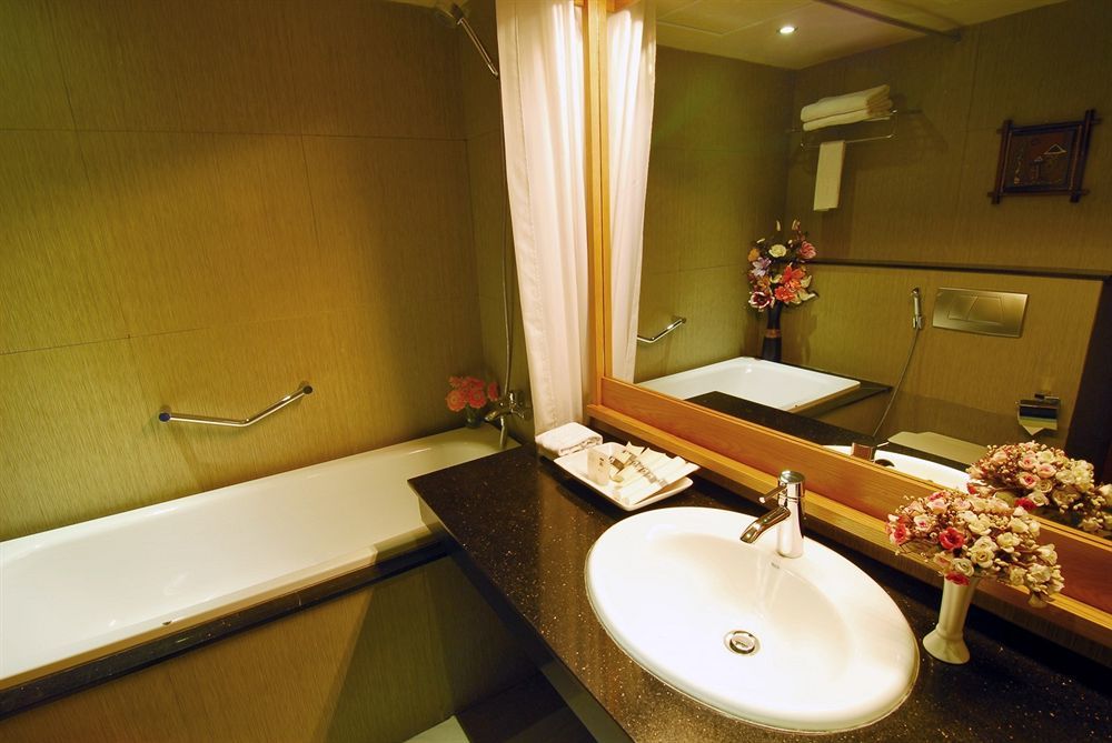 Hanoi Eternity Hotel Экстерьер фото